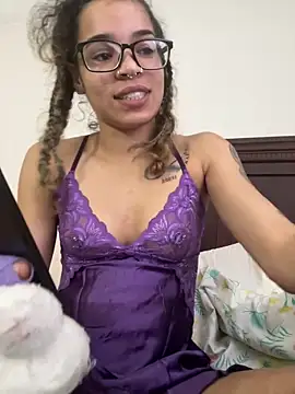 Snapshot of 1prettygem chatting on 12-31-24, 07:18 1prettygem online show from 12-31-24, 07:18