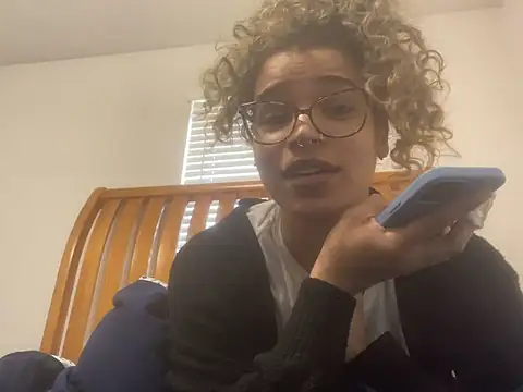 Snapshot of 1prettygem chatting on 01-15-25, 02:02 1prettygem online show from 01-15-25, 02:02