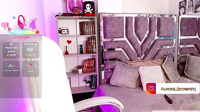 Aurora Brownn online show from 11-14-25, 04:44