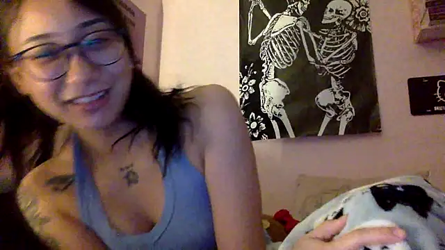 Snapshot of tokyobaby chatting on 12-10-24, 09:00 tokyobaby online show from 12-10-24, 09:00