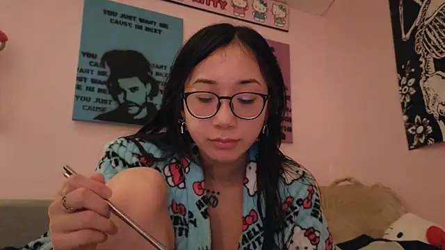 Snapshot of tokyobaby chatting on 02-11-25, 03:08 tokyobaby online show from 02-11-25, 03:08