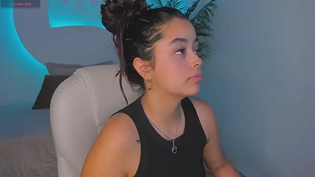 Ariana Pierce online show from 10-22-25, 12:27