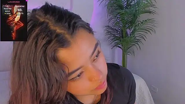 Ariana Pierce online show from 10-24-25, 12:23