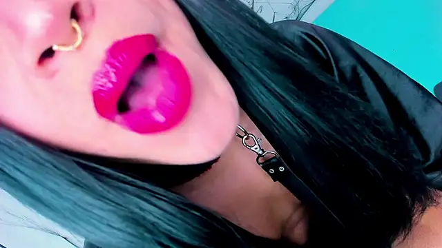 Candace Queen online show from 10-26-25, 05:41