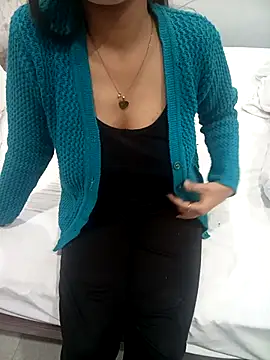 Snapshot of Alina_398 chatting on 03-21-25, 12:50 Alina 398 online show from 03-21-25, 12:50