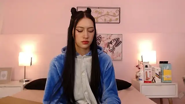 Snapshot of sara17_ chatting on 10-10-25, 04:22 sara17 online show from 10-10-25, 04:22