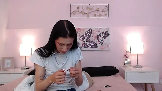 Snapshot of sara17_ chatting on 11-08-25, 03:29 sara17 online show from 11-08-25, 03:29