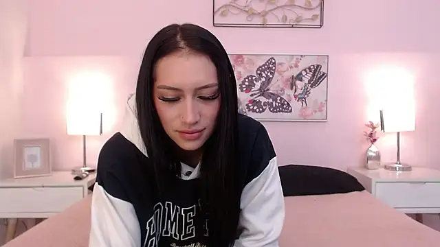 Snapshot of sara17_ chatting on 11-19-25, 08:53 sara17 online show from 11-19-25, 08:53