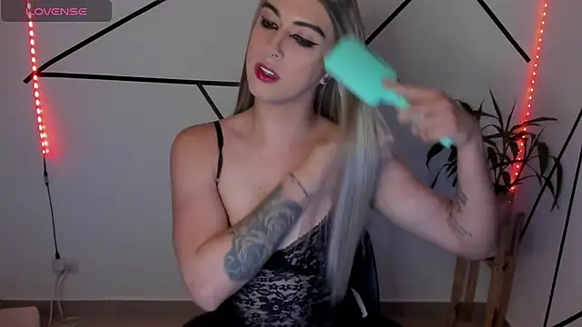 ashley sans2000 online show from 10-07-25, 10:23