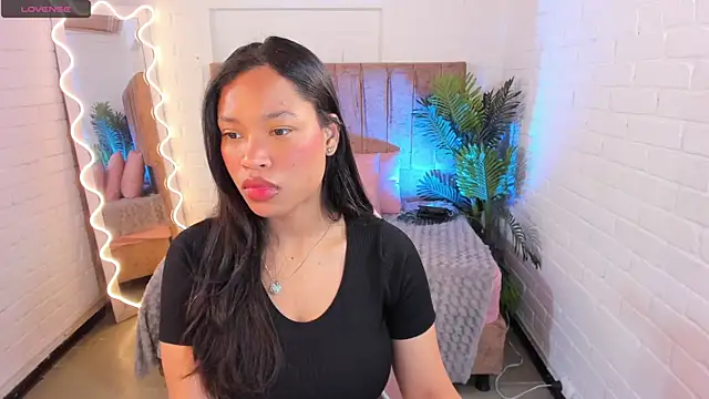 Snapshot of penelope_tay1 chatting on 12-20-24, 03:47 penelope tay1 online show from 12-20-24, 03:47