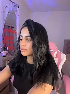 Snapshot of Emily-14 chatting on 11-02-25, 03:20 Emily-14 online show from 11-02-25, 03:20