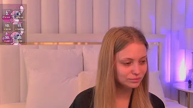 Snapshot of DorisHell chatting on 10-15-25, 03:39 DorisHell online show from 10-15-25, 03:39