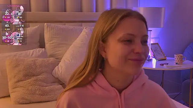 Snapshot of DorisHell chatting on 10-27-25, 02:59 DorisHell online show from 10-27-25, 02:59