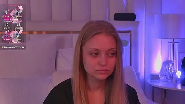 Snapshot of DorisHell chatting on 11-01-25, 03:41 DorisHell online show from 11-01-25, 03:41