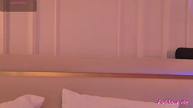 DorisHell online show from 12-21-25, 12:18