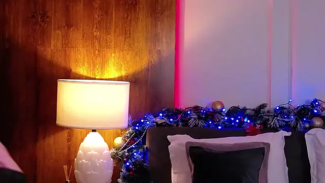 Snapshot of SkylerSpark chatting on 12-04-25, 08:28 SkylerSpark online show from 12-04-25, 08:28