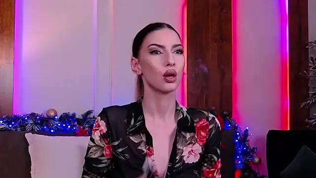 Snapshot of SkylerSpark chatting on 12-22-25, 08:06 SkylerSpark online show from 12-22-25, 08:06