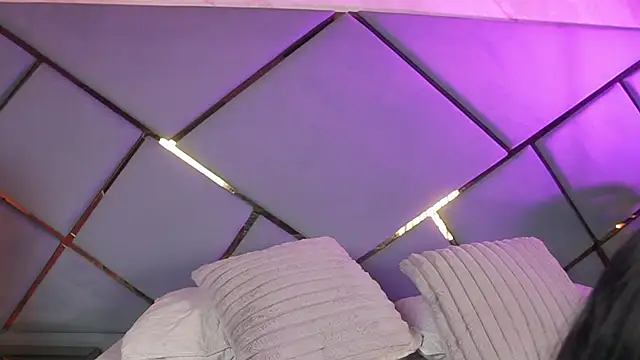 giorgia 13 online show from 10-19-25, 03:29