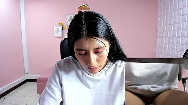 Snapshot of CarlaAlvez chatting on 01-14-25, 06:28 CarlaAlvez online show from 01-14-25, 06:28