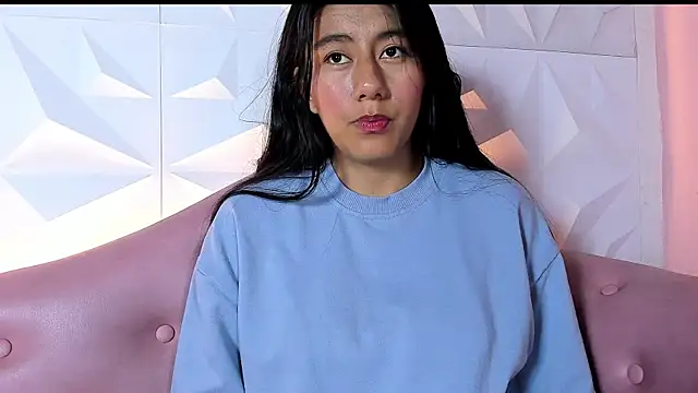 Snapshot of CarlaAlvez chatting on 01-20-25, 04:23 CarlaAlvez online show from 01-20-25, 04:23