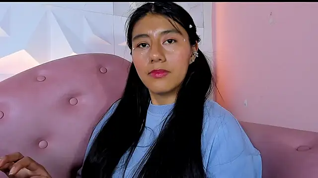 Snapshot of CarlaAlvez chatting on 01-20-25, 10:26 CarlaAlvez online show from 01-20-25, 10:26