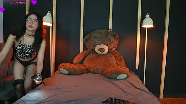 vampy dolll online show from 03-17-25, 09:02