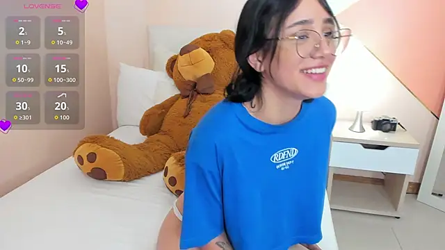 Snapshot of jaade_evergreen chatting on 11-10-25, 06:18 jaade evergreen online show from 11-10-25, 06:18