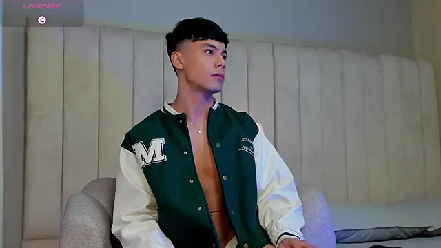 Dammon Stallion online show from 12-18-25, 04:24