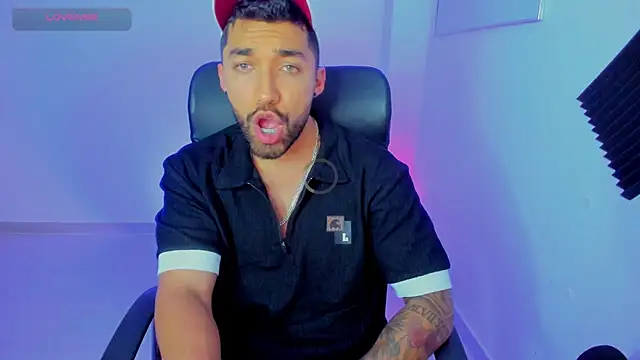 Snapshot of Sweet_and_caramel chatting on 02-14-26, 08:55 Sweet and caramel online show from 02-14-26, 08:55