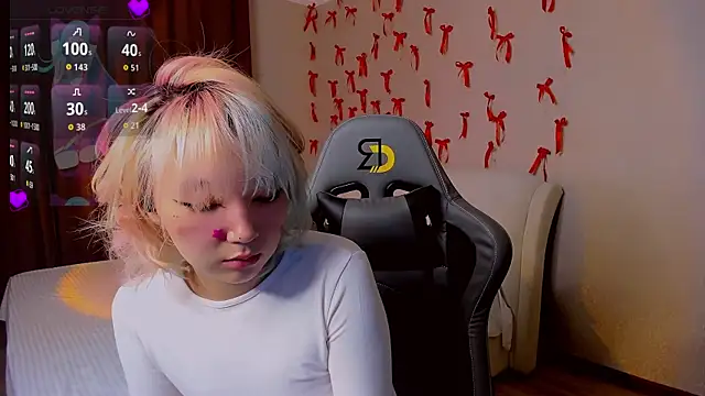 Snapshot of Milla_Aheo chatting on 04-08-26, 01:00 Milla Aheo online show from 04-08-26, 01:00