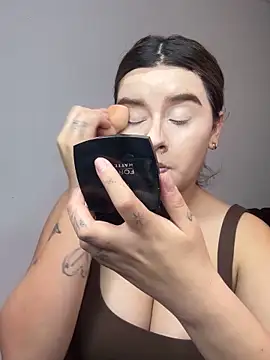 SaraBraun  online show from 12-18-25, 06:36