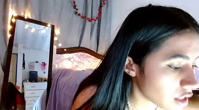 Snapshot of brihanna_lena chatting on 01-26-25, 04:51 brihanna lena online show from 01-26-25, 04:51