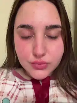 Snapshot of Natalie_21 chatting on 02-25-25, 03:09 Natalie 21 online show from 02-25-25, 03:09