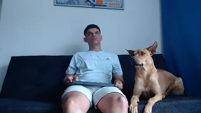 Snapshot of boss_of_cash chatting on 03-21-26, 02:09 boss of cash online show from 03-21-26, 02:09