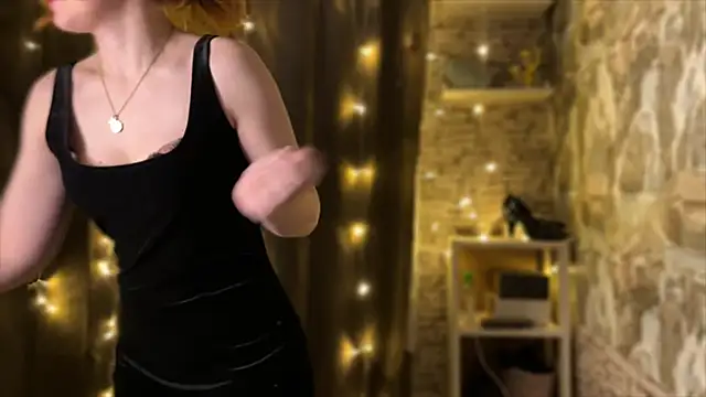 LaurenRossss online show from 12-17-24, 12:45