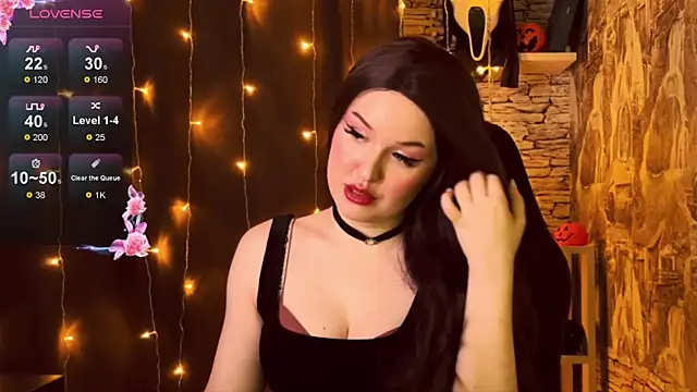 LaurenRossss online show from 10-28-25, 11:51