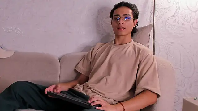 JoshRashfordd online show from 10-12-25, 11:31