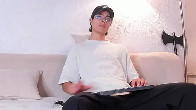 JoshRashfordd online show from 10-31-25, 09:38