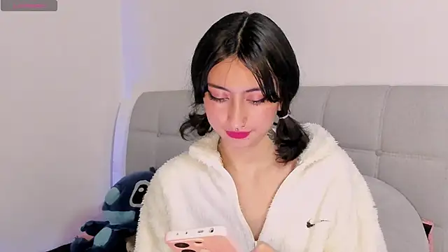 Snapshot of Any_Roussee chatting on 01-05-25, 11:55 Any Roussee online show from 01-05-25, 11:55