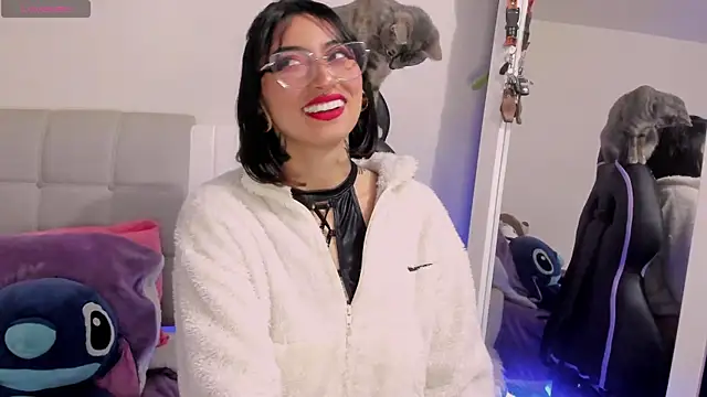 Snapshot of Any_Roussee chatting on 03-10-25, 12:40 Any Roussee online show from 03-10-25, 12:40