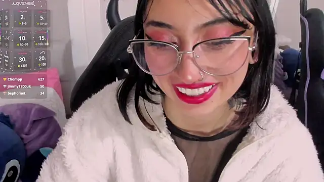 Snapshot of Any_Roussee chatting on 03-15-25, 11:08 Any Roussee online show from 03-15-25, 11:08