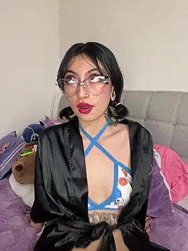 Snapshot of Any_Roussee chatting on 03-17-25, 04:29 Any Roussee online show from 03-17-25, 04:29