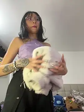 Snapshot of Any_Roussee chatting on 09-18-25, 11:40 Any Roussee online show from 09-18-25, 11:40