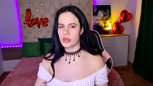 Snapshot of KattieSims chatting on 02-07-25, 07:40 KattieSims online show from 02-07-25, 07:40