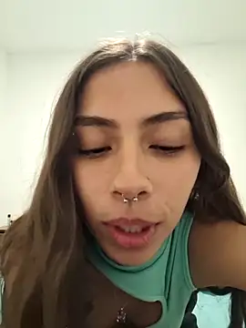 Snapshot of Jazmin-Cerezita chatting on 01-04-25, 01:21 Jazmin-Cerezita online show from 01-04-25, 01:21