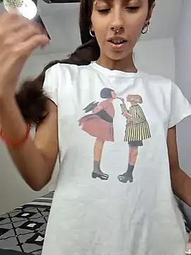 Snapshot of Jazmin-Cerezita chatting on 01-10-25, 10:25 Jazmin-Cerezita online show from 01-10-25, 10:25