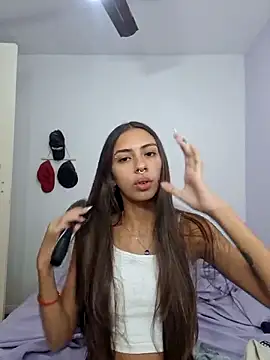 Snapshot of Jazmin-Cerezita chatting on 03-22-25, 11:21 Jazmin-Cerezita online show from 03-22-25, 11:21