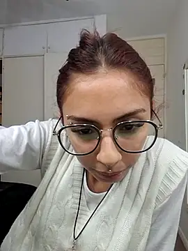 Snapshot of Jazmin-Cerezita chatting on 10-30-25, 01:07 Jazmin-Cerezita online show from 10-30-25, 01:07