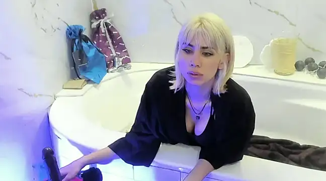 Snapshot of Summer_Rosee chatting on 12-19-24, 07:51 Summer Rosee online show from 12-19-24, 07:51