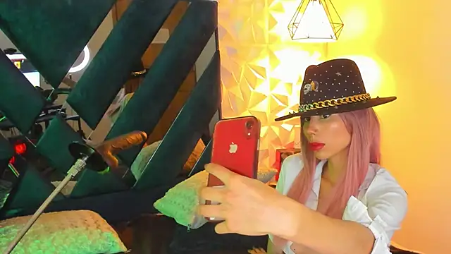 Snapshot of Summer_Rosee chatting on 02-26-25, 06:00 Summer Rosee online show from 02-26-25, 06:00